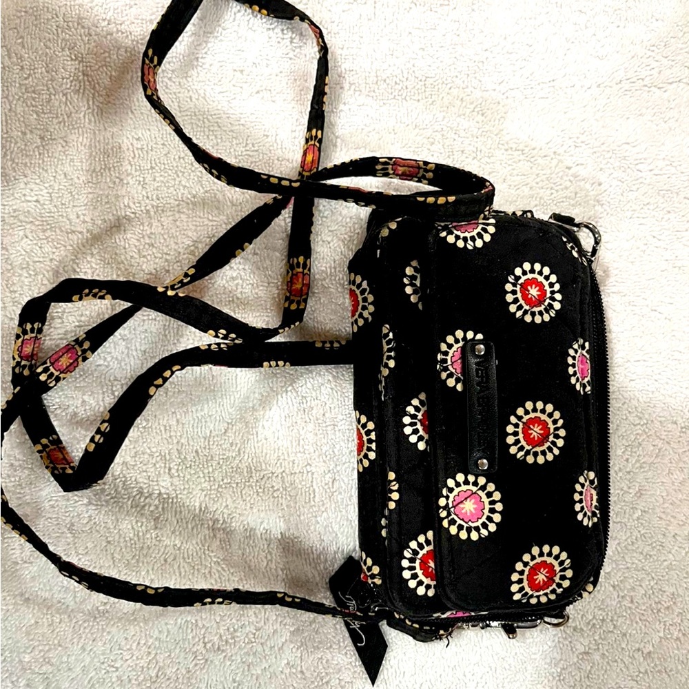 Small average Bradley cross body bag.
